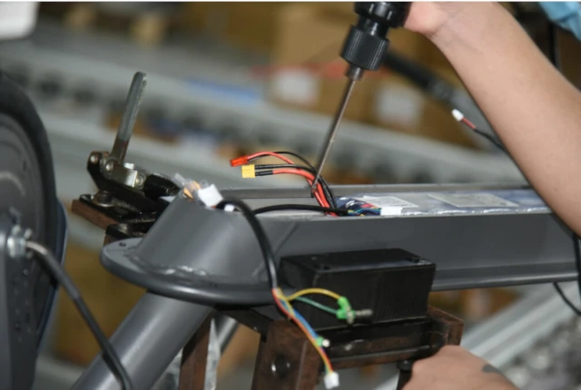 herramientas para reparación de patinetes eléctricos
